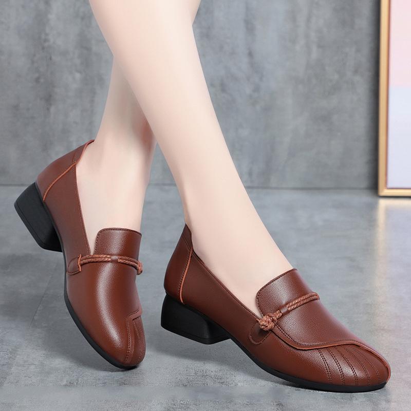 Модные женские туфли на среднем каблуке из мягкой кожи, осень 2024 г., новые нескользящие туфли для мам, удобные повседневные туфли с мягкой подошвой, изящные простые