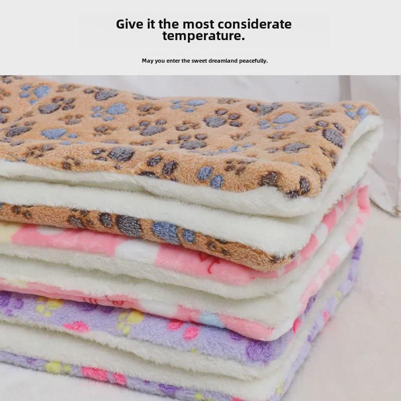 Постельное белье: Универсальный фланелевый коврик для кошек и собак, всесезонное тепло