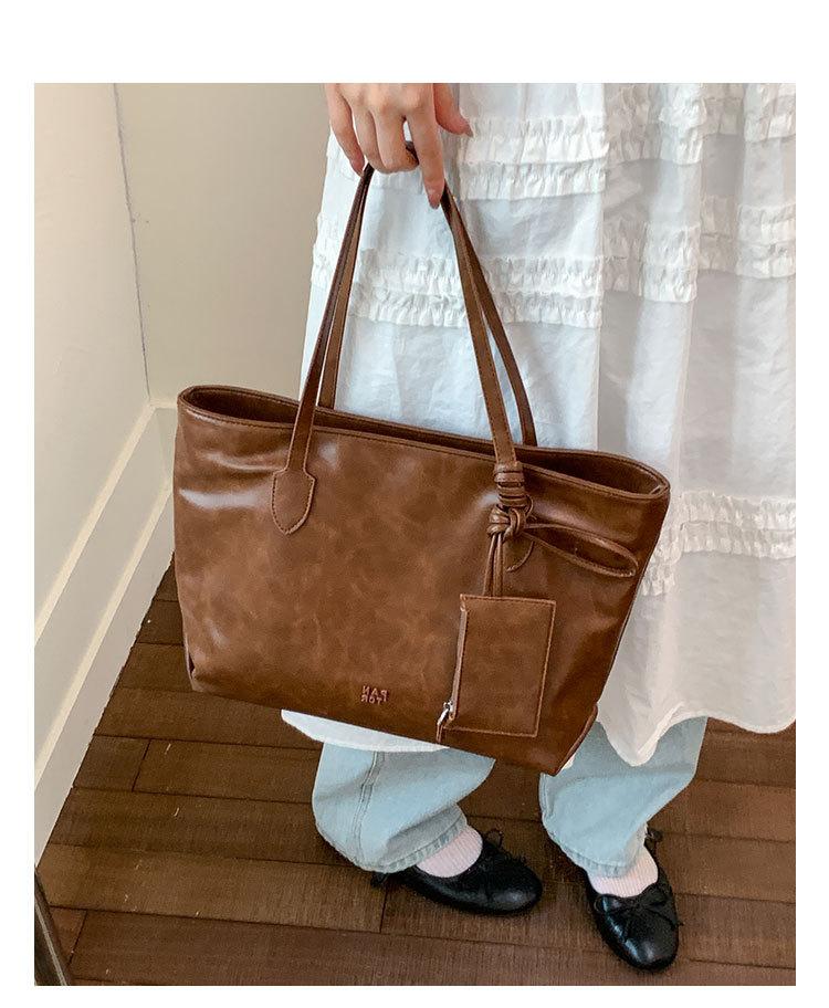 Simple and Large-capacity Tote Bag Women's 2025 New Fashion Texture Underarm Bag Casual Niche Commuter Shoulder Bag