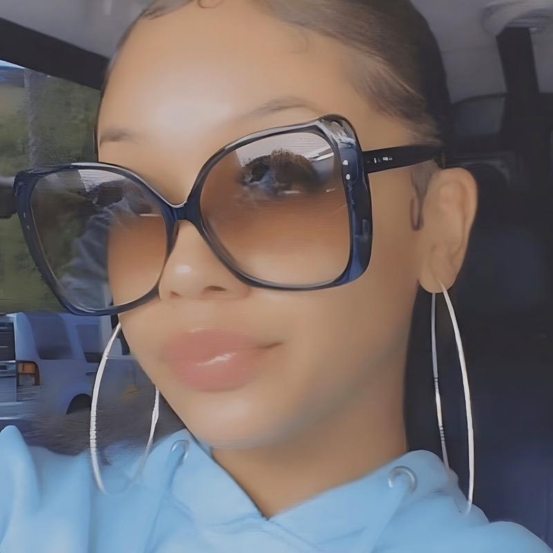 2023 New Arrival Fashion Designer Big Frame Women Sunglasses Oversized square Frame Rivet Sunglasses