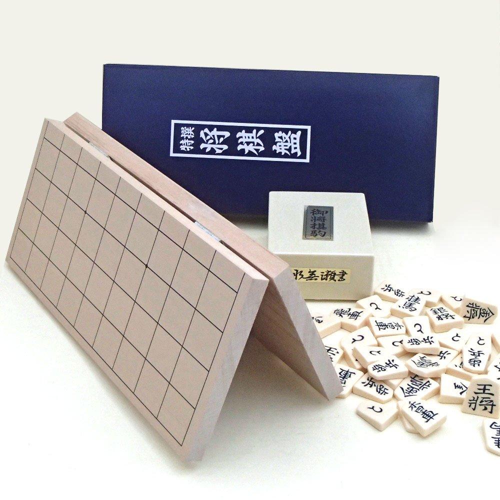 Shogi 4 Folded Shogi Board and Comfortable Plastic In a Plastic Set Shin-Katsura No. Pieces, Minase, Case.