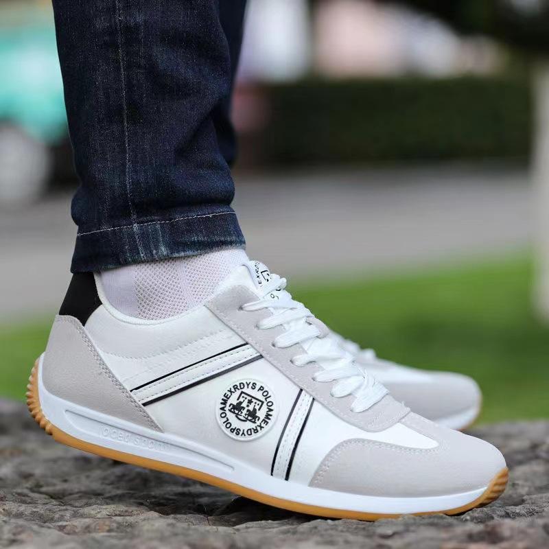 Новый тип обуви — это легкие и дышащие кроссовки для бега