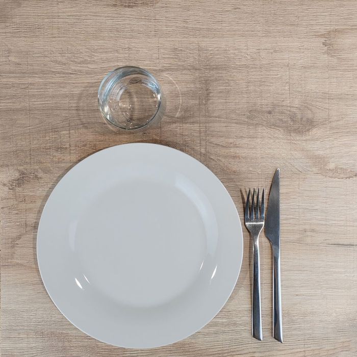 Table 90 x 90 cm - modèle Bazila tanin naturel