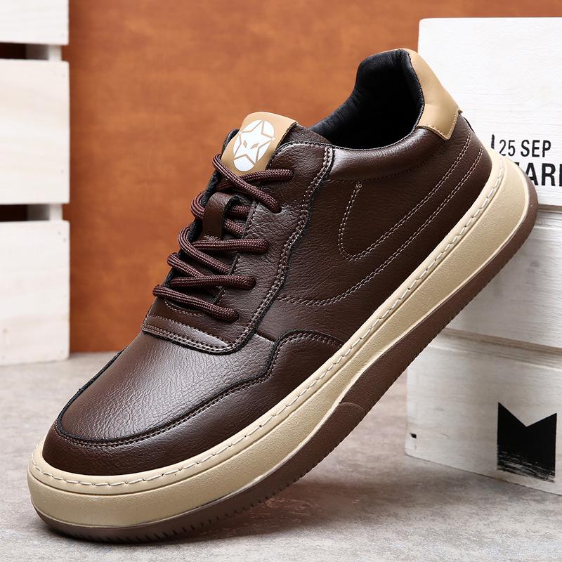 Мужские летние кроссовки-сандалии из натуральной кожи с дышащими свойствами - толстая подошва, белые, ажурный дизайн