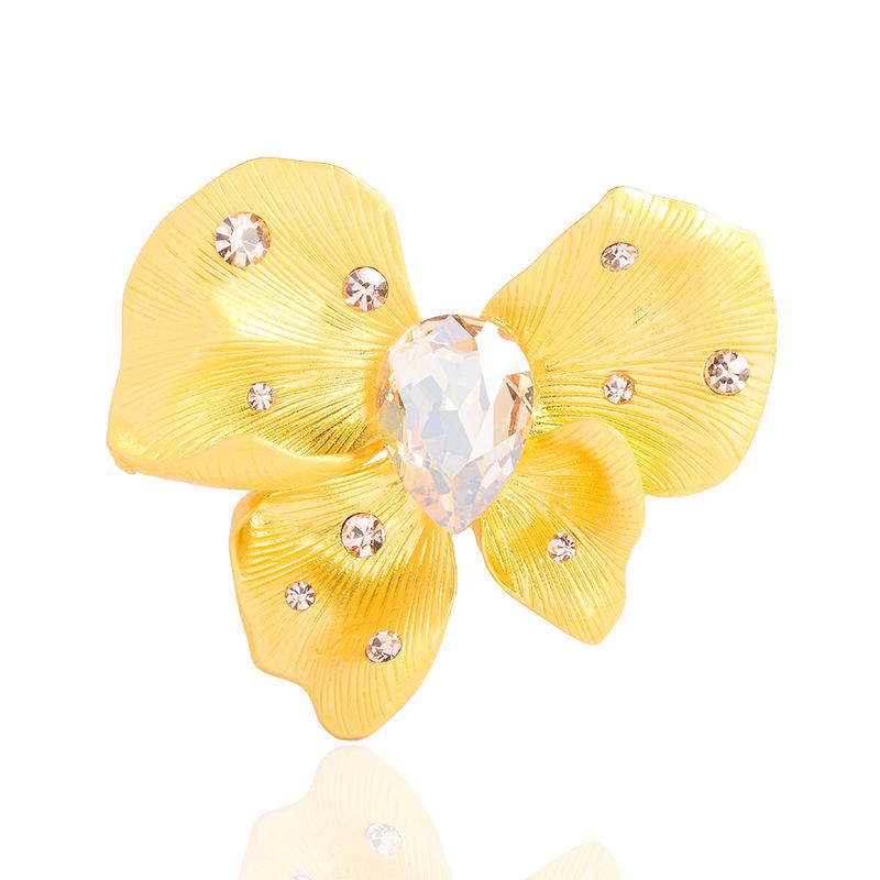 Ретро-брошь в виде бабочки в европейско-американском стиле - элегантная булавка из сплава для корсажей и пальто