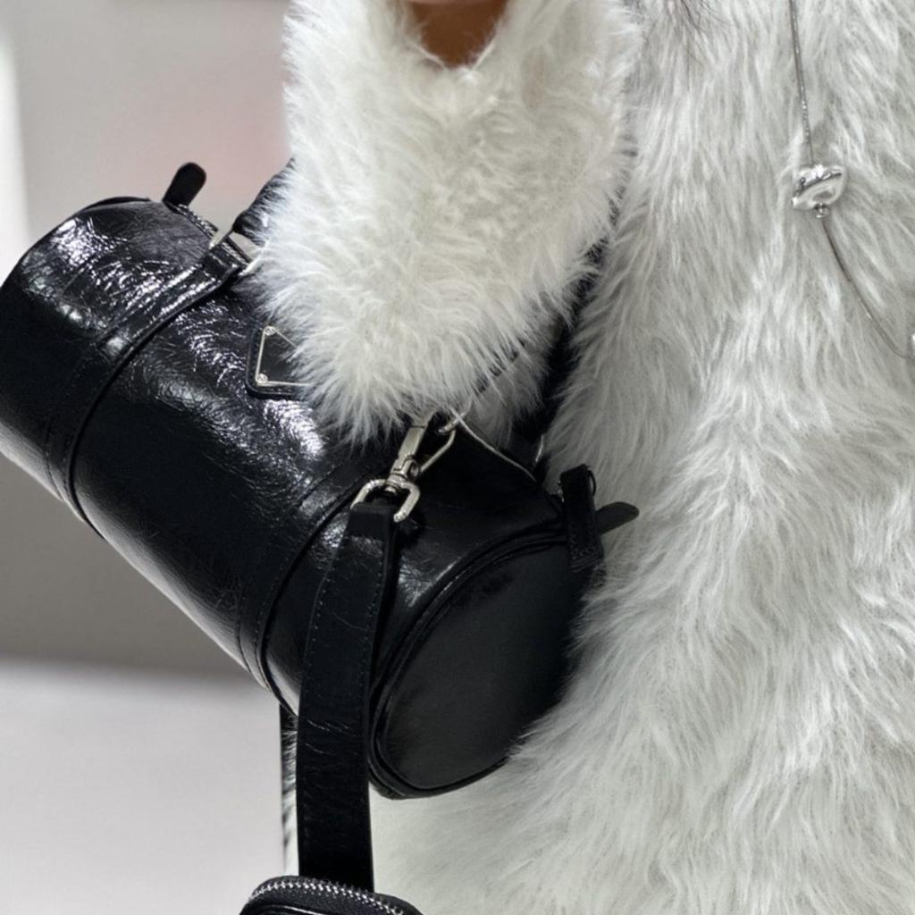 Кожаная сумка Новая сумка-подушка Перевернутый треугольный плиссированный цилиндр Сумка женская через плечо на одном плече Повседневная сумка для通勤