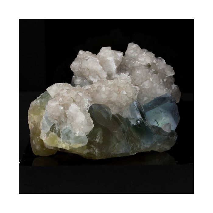 Fluorite + Quartz 2715.0 carats