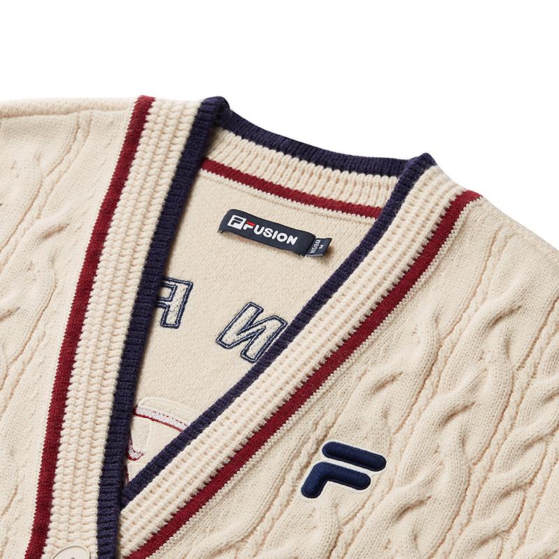 Fila Fusion Ретро Колледж Мода Универсальный V-образный вырез Вязаный Свитер Женские топы Молочно-Бежевый T11W433403FBG