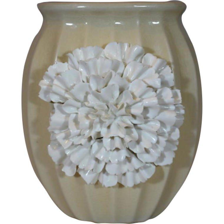 Elegant Decorative Vase with a Floral Motif for Special Occasions