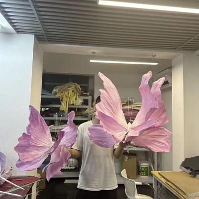 Объемные бабочки из крепированной бумаги для фотографии и декора для витрин