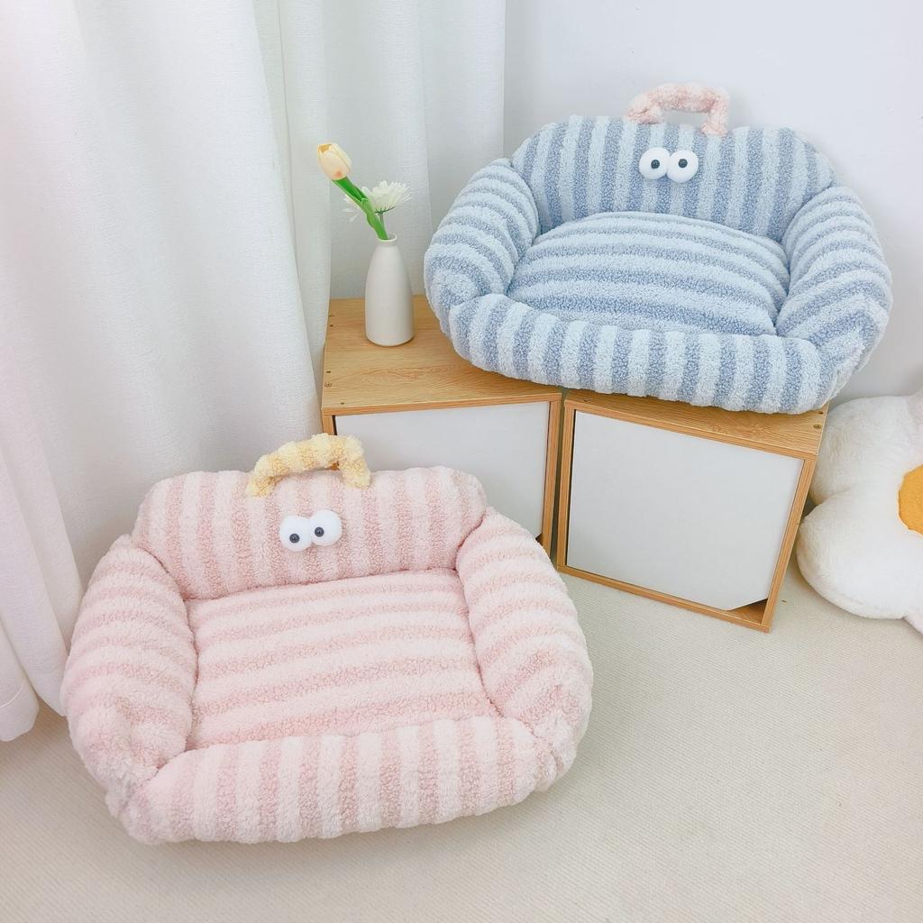 Big Eyes Fluffy Pet Litter Cotton Litter Autumn/Winter Pet Sofa Teddy Pomeranian Pet Bed Dog Litter for Cats and Dogs
