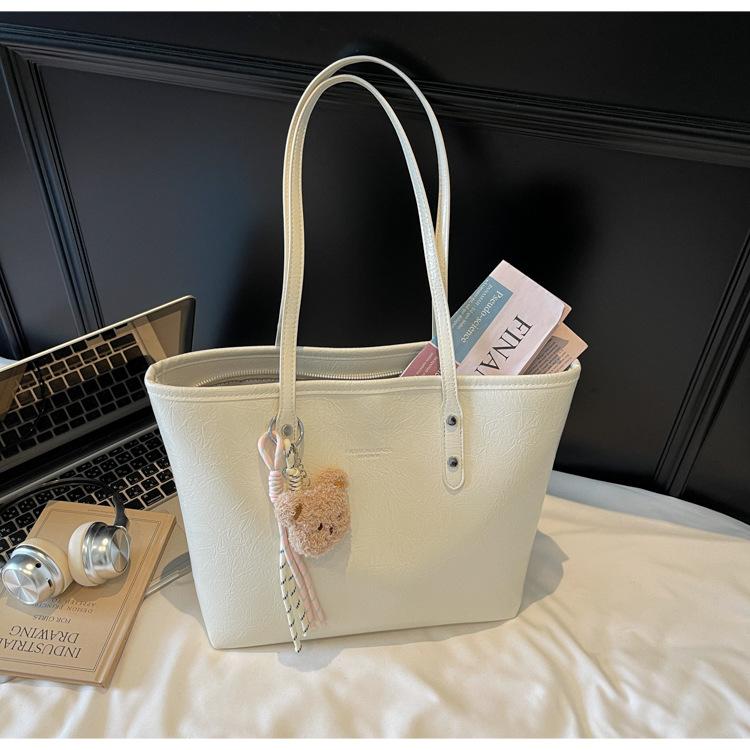 Вместительная сумка-тоут для поездок на работу, летняя новинка 2025, модная темпераментная сумка через плечо, сумка-подмышка с ручной царапиной