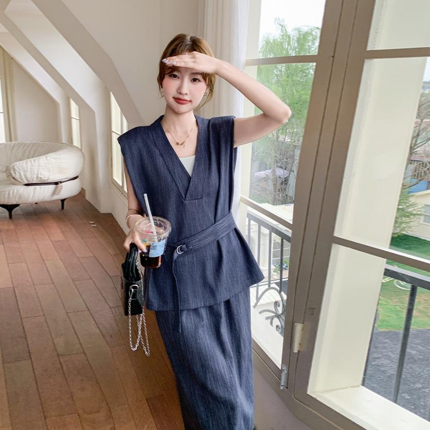 Синий костюм-жилет свободного кроя в стиле old money, юбка, женский летний новый темпераментный комплект из двух предметов