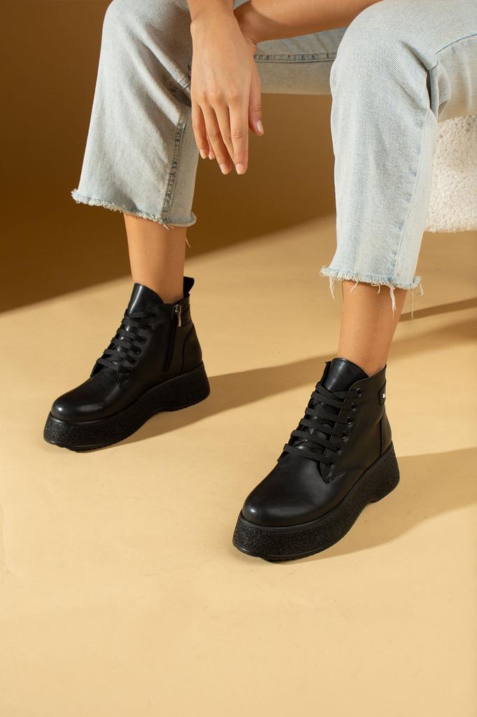 Стильные женские ботинки на удобной подошве на шнуровке 59-901-23Объем