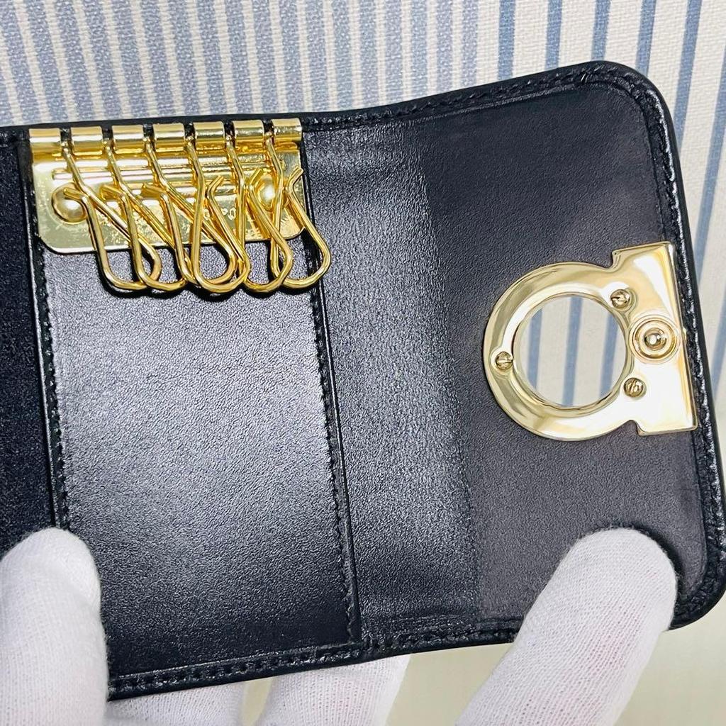 Used Unused Ferragamo Gancini 6-key case, black, gold, with box
