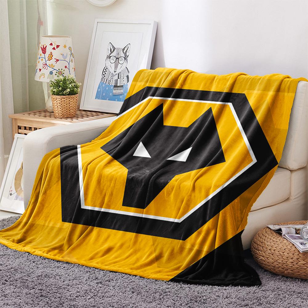Wolves Flannel Blanket, High quality Comfortable for All Seasons, Home Decor, Warmth and Comfort