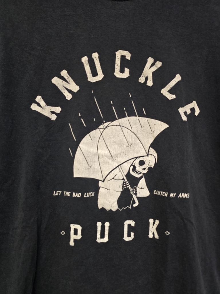 Футболка унисекс черная Let The Bad Luck Knuckle Puck Band S-5XL 2B0062