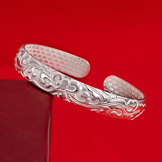 Женский браслет-открытие, регулируемая окружность, цветочный тисненый, гладкий, полированный, широкий, на запястье, ювелирное изделие