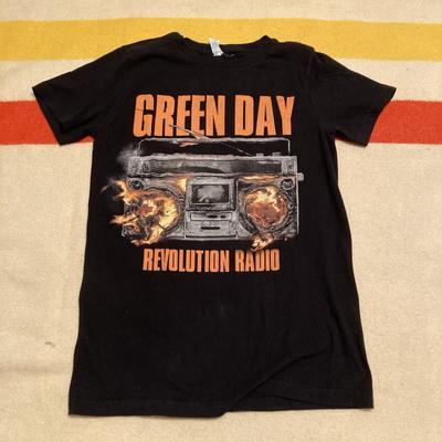 Green Day Revolution Radio T-Shirt Size X-Small Rock Band Music Tee Retro Unisex T-Shirt