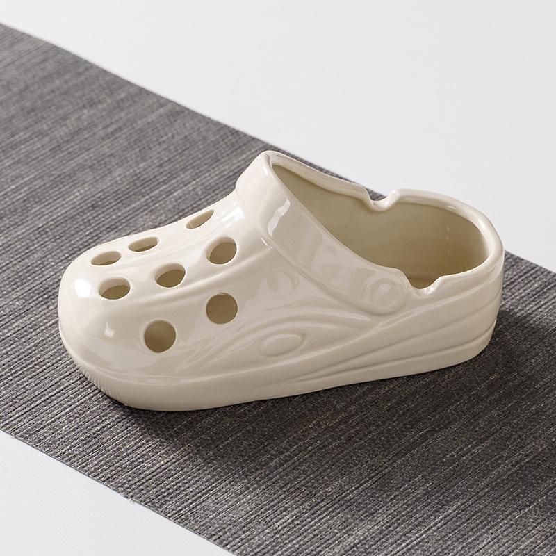 High value ceramic ashtray office home living room ashtray trend Internet celebrity hole shoes anti-fly