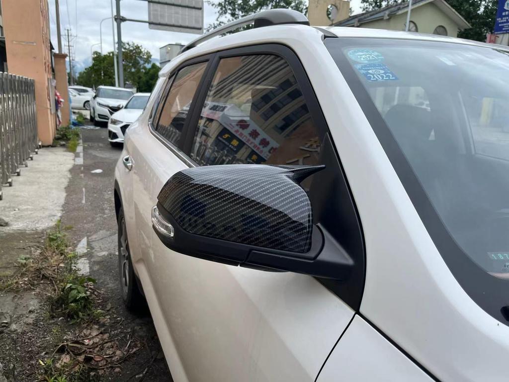 Хендай IX35 (2018-2024 гг.) Накладка на зеркало заднего вида в виде рога из углеродного волокна