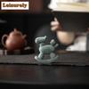 Зеленый Песчаник Маленькая Деревянная Лошадка Чайный Питомец Ручной Работы Модель на Удачу Чайная Фигурка Игрушки для Игры Чайная Статуэтка Украшения Мастерство Подарок
