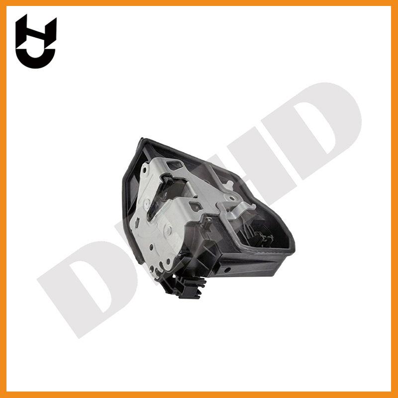 Привод замка двери BMW 3 серии: Передний правый (51217011244) & Передний левый (51217011241).