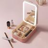 Ящик для хранения косметики со светодиодной подсветкой. Зеркало. Регулируемое 3 режима освещения. Перезаряжаемый с несколькими отделениями. Футляр для ювелирных изделий. Органайзер для макияжа на открытом воздухе.