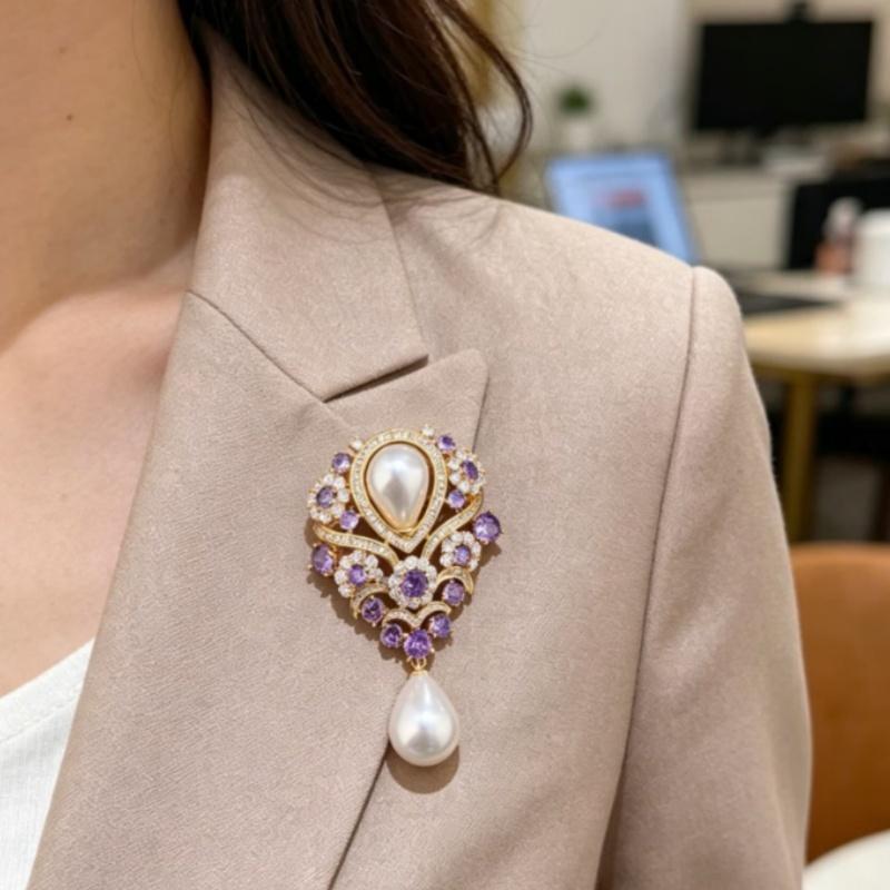 Charming Violet Pearl Pendant Brooch with Rhinestone for Evening Gown Accessory