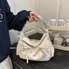 Корейская версия плиссированная повседневная сумка через плечо, простая и универсальная легкая сумка-тоут, модная новая сумка для поездок на работу и в класс