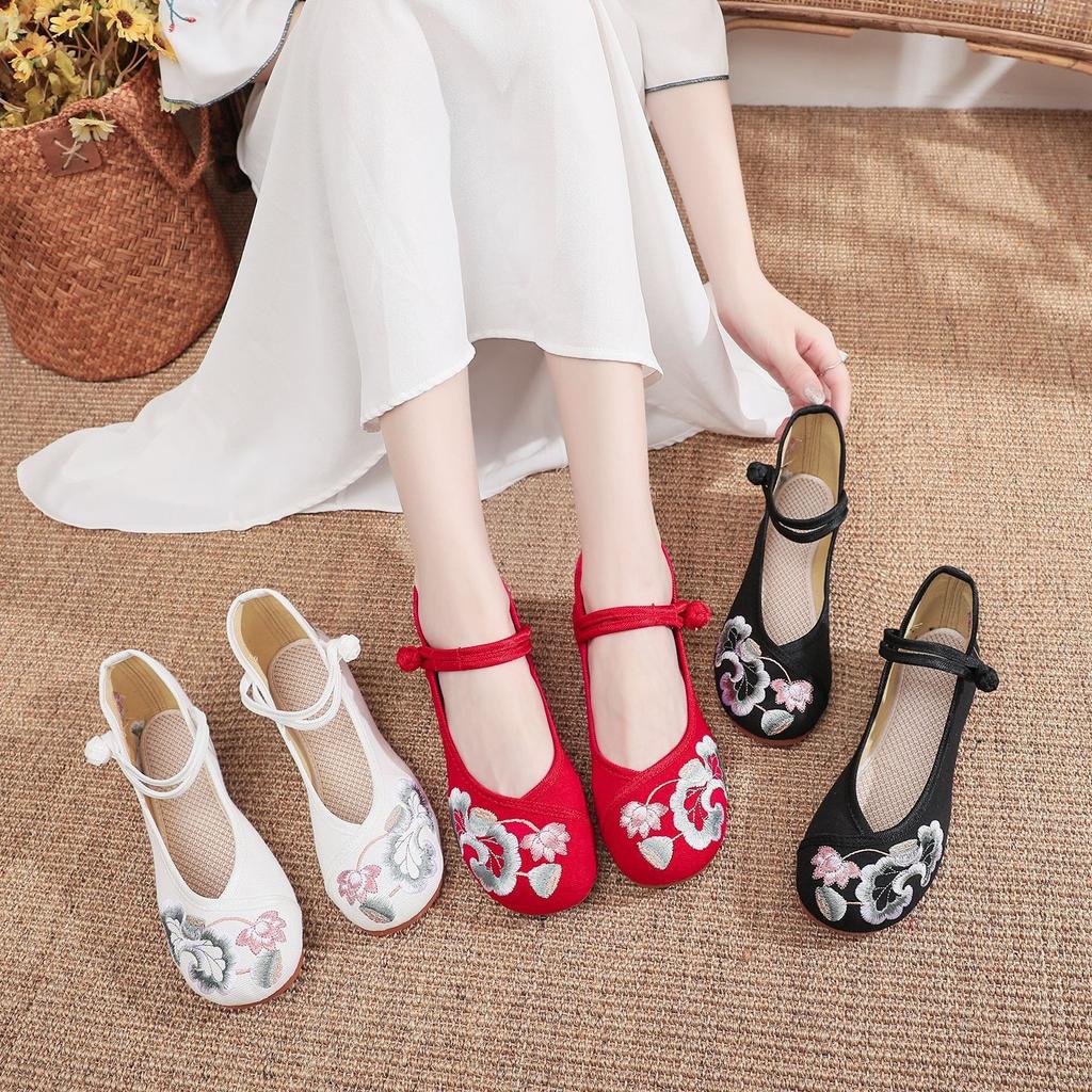 New Women's Embroidered Shoes Single Shoes Flower Cloth Shoes Women's Cheongsam Shoes Shoe Buckle White Red Black Shoes Matching