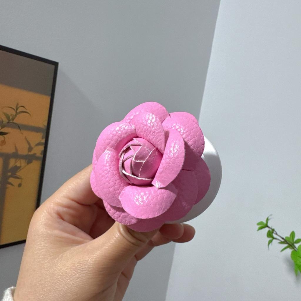 Cute 3D Flower Magnetic Suction Bracket Foldable Griptok Phone Holder for IPhone Samsung Support Socket Pocket Grip Stand Bracke