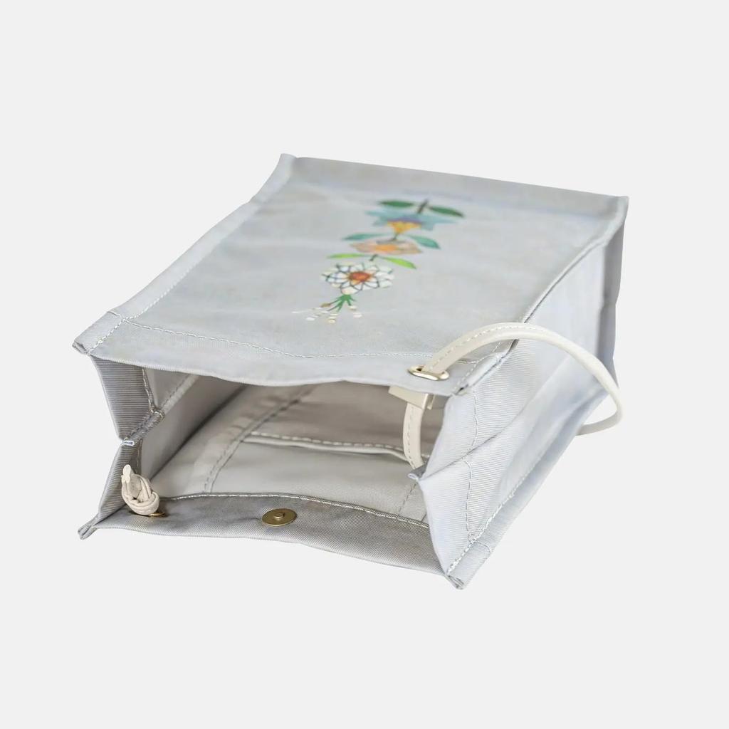 Hobonichi Drawer Pouch Hanging Pouch by Toshiyuki Fukuda Delivering Flowers - /
