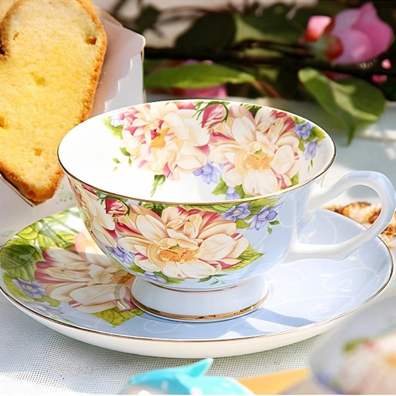 Цветочные кофейные чашки и блюдца с ложкой, 170 мл, фарфоровая чашка с золотой отделкой для капучино, латте, чайные чашки из костяного фарфора для вечеринки, послеобеденного чая