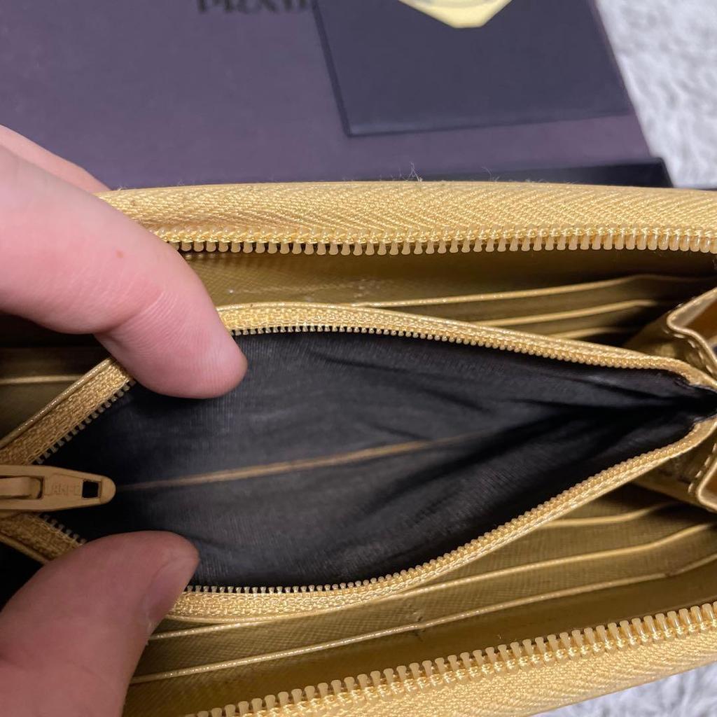 Used PRADA Saffiano Round Zip Long Wallet