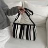 Женская новая модная и универсальная сумка через плечо, трендовая большая вместительная полосатая повседневная сумка через плечо, ретро-холщовая сумка в литературном стиле