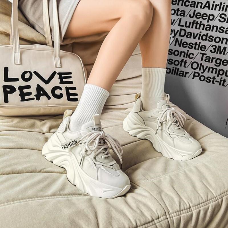 Модная женская обувь из натуральной кожи, кроссовки на платформе, женская повседневная обувь на шнуровке, дышащая обувь для ходьбы, белые кроссовки для девочек на плоской подошве