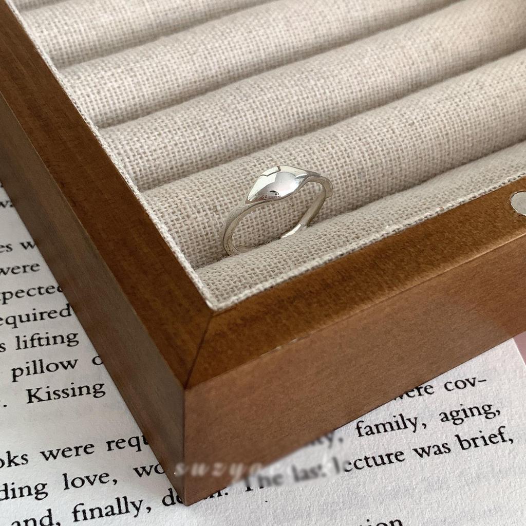 Минималистичное неровное посеребренное женское кольцо на указательный палец, тренд 2025