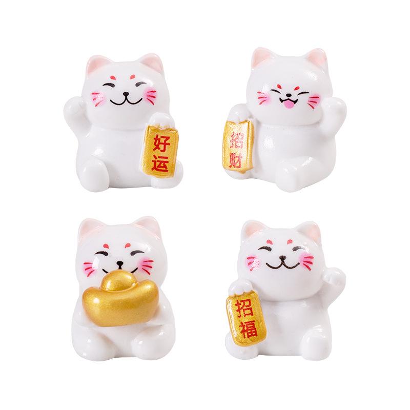 Micro Landscape Decoration for Good Luck and Fortune Cat Resin Crafts Car Cat Decoration Tabletop Home Decoration