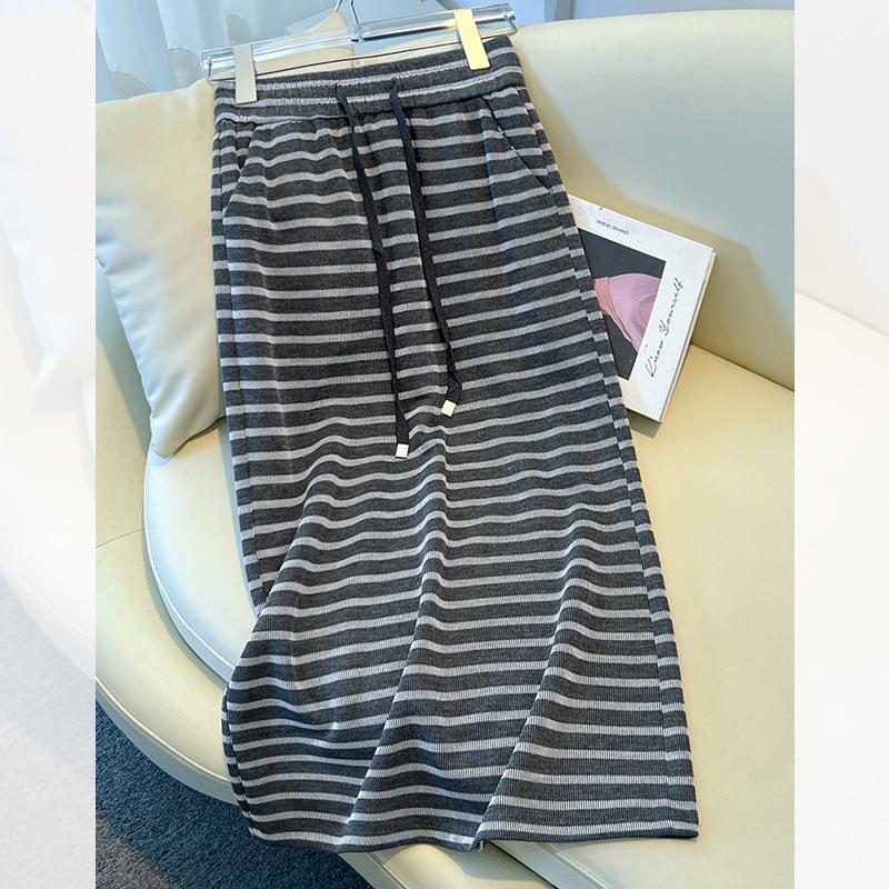 Женская полосатая трикотажная миди-юбка А-силуэта с разрезом - Весна/Осень 2025 Корейский стиль
