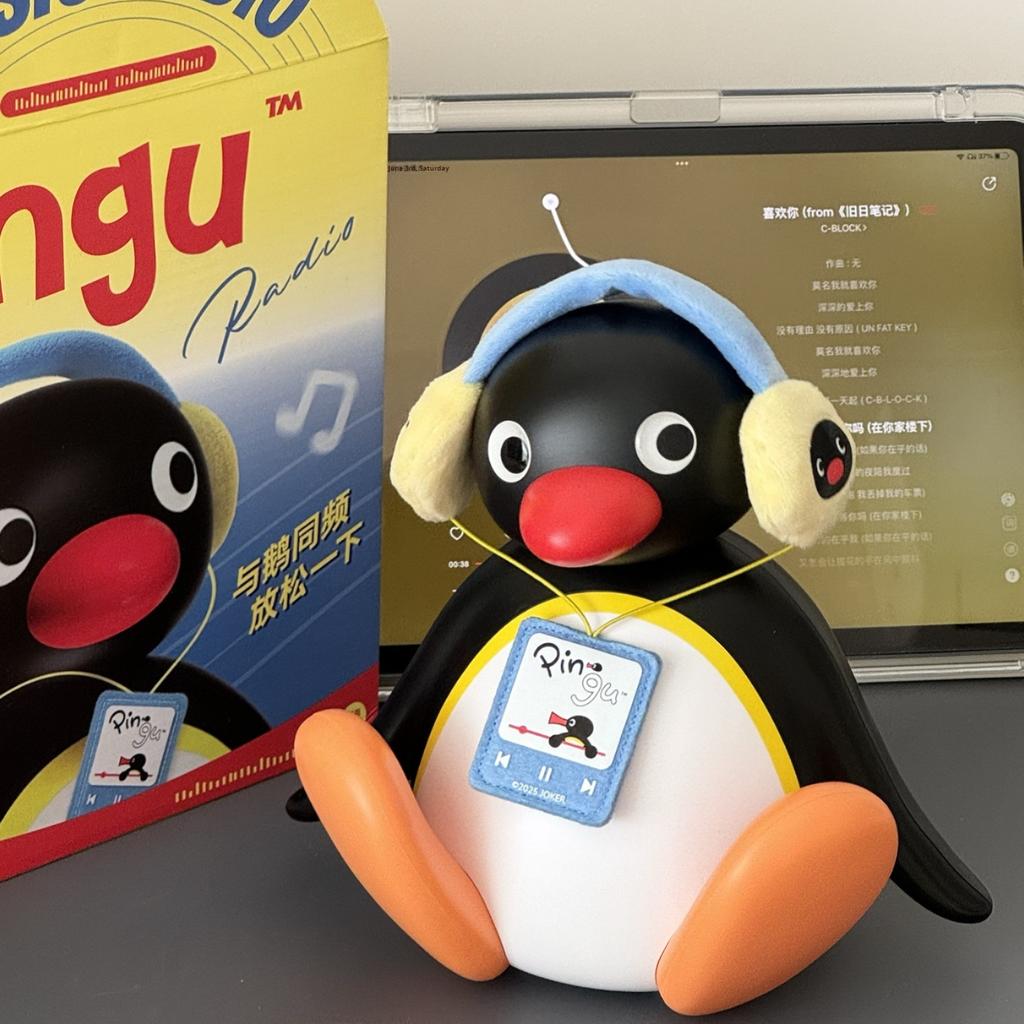 Penguin Listening To Music Shaking Head Speaker Desktop Ornament Subwoofer Bluetooth Speaker High Pitched Quality Birthday Gifts