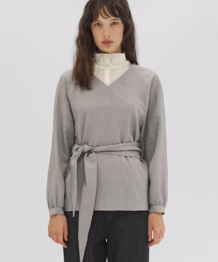 ANDNEEDS Sasha Scarf Blouse (Gray)