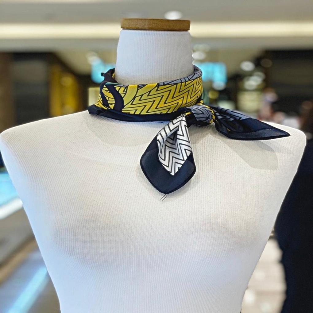 MJ Arnaldo Basini Square Scarf (20418)