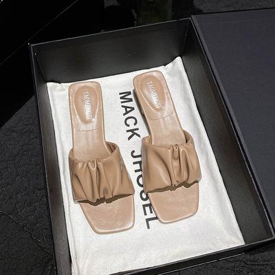 YD-Cloud чувство плиссированный дизайн слово с квадратным носком толстый каблук крутые шлепанцы женские летние