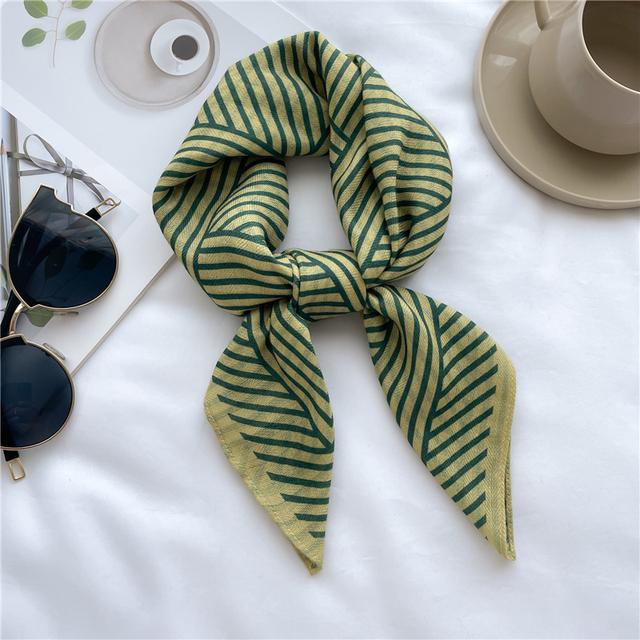 Дизайнерский велюровый квадратный шарф для женщин, шейный платок, галстук, модный маленький клетчатый шарф для волос на запястьях, новый платок, бандана 