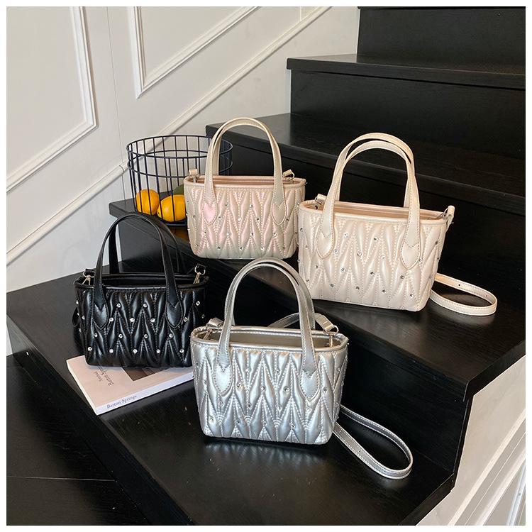 Популярная в этом году женская сумка 2025 новая модная с высоким чувством стиля универсальная на плечо через плечо сумка-мессенджер ручная сумка-ведро