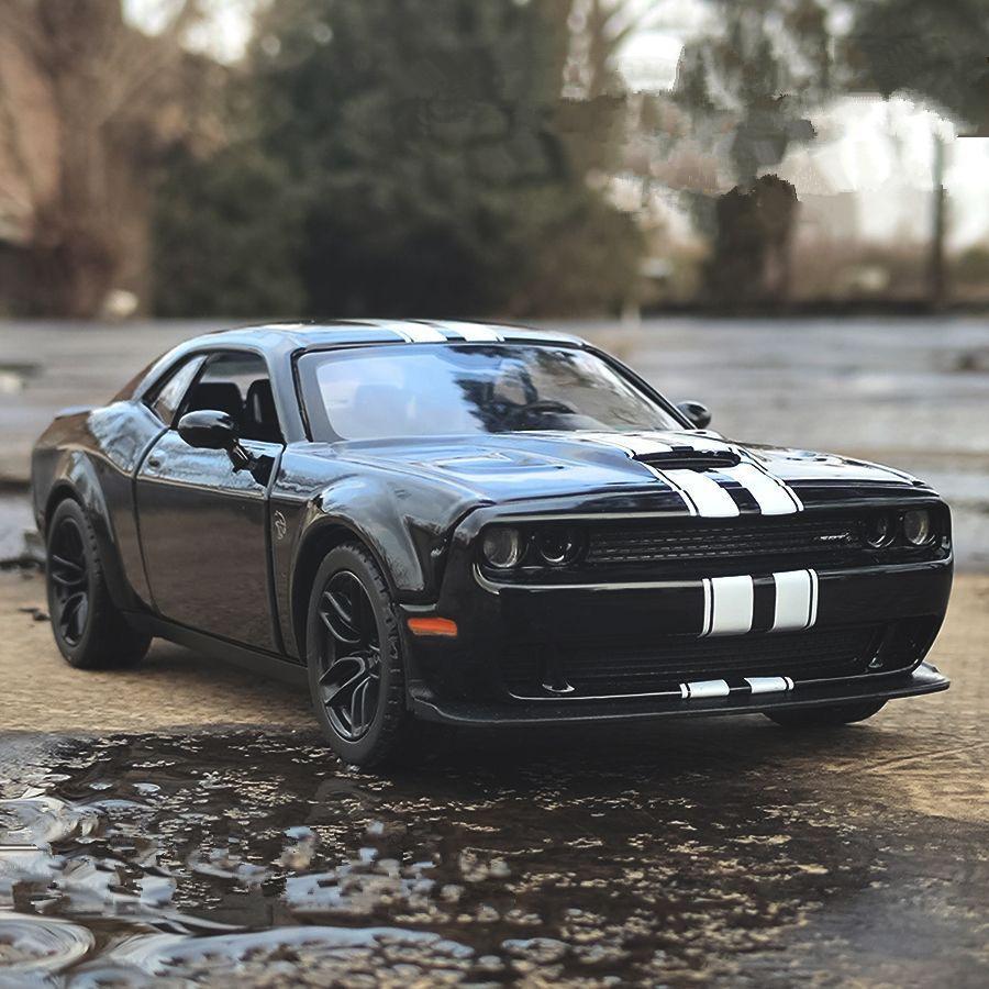 1/22 Dodge Challenger SRT Hellcat Alloy Musle Car Модель литой металлической спортивной машины Модель автомобиля Звук Свет Детская игрушка в подарок
