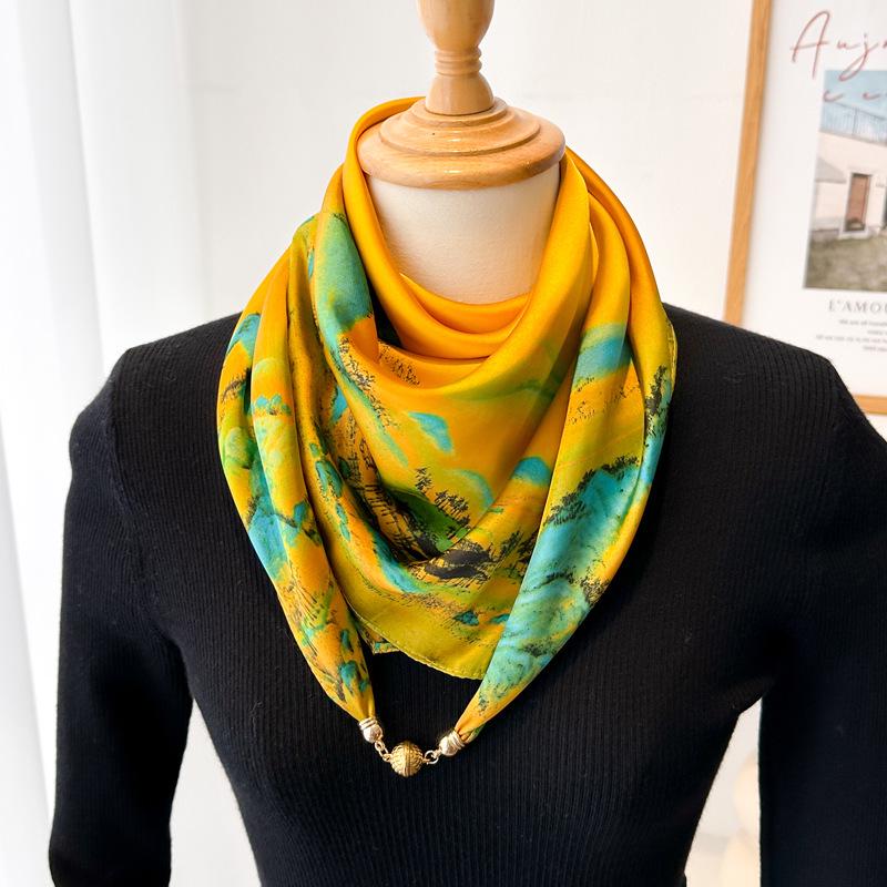 Шелковый шейный платок с магнитной пряжкой: Треугольный дизайн для женщин, 70x70 см, легкий аксессуар на весну/лето/осень