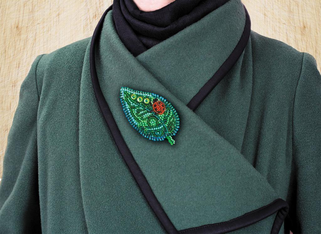 Набор для создания универсального украшения из бисера Абрис Арт Листочек