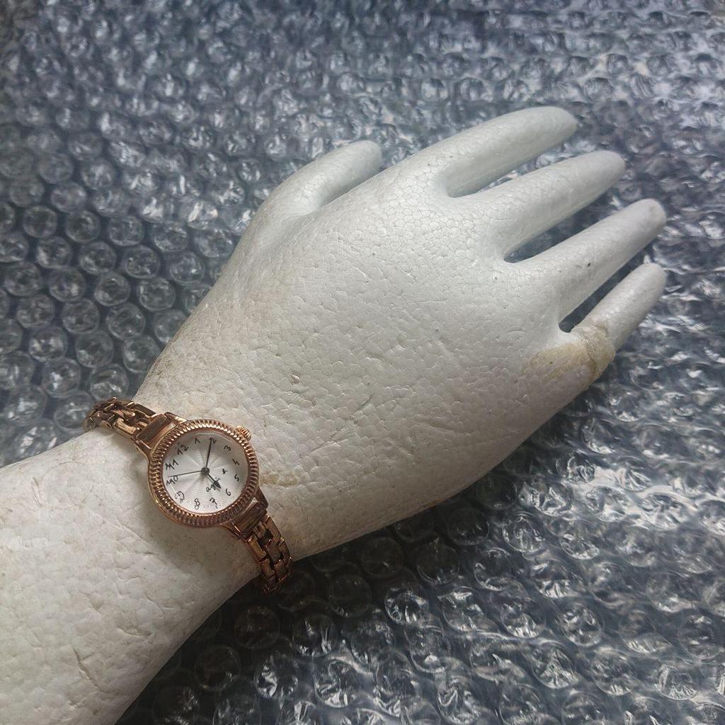 [Б/У] agnes.b 1N01 agnes.b. кварцевые часы